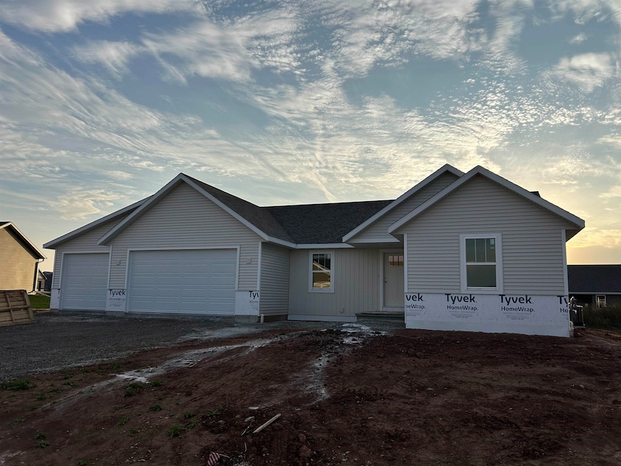 5768 Yosemite Ln, Appleton, WI 54913 - photo 1