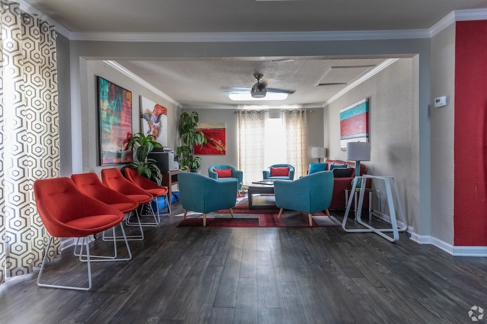 480 W Parker Rd unit 53, Houston, TX 77091 - photo 1