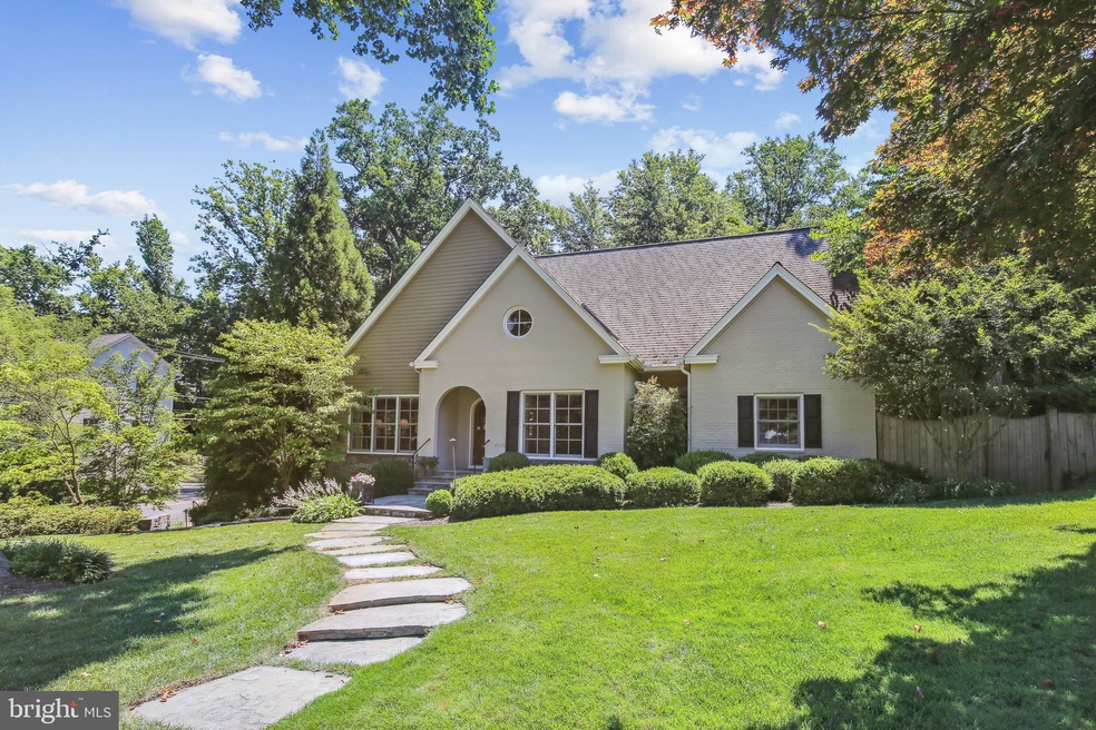 4650 N Dittmar Rd, Arlington, VA 22207 - photo 1