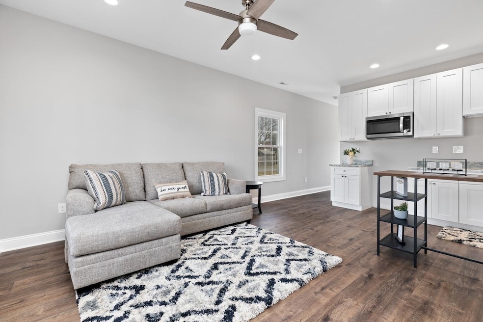 1013 B St, Waynesboro, VA 22980 - photo 1