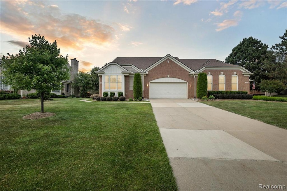 1921 Dunham Dr unit 89, Rochester, MI 48306 - photo 1