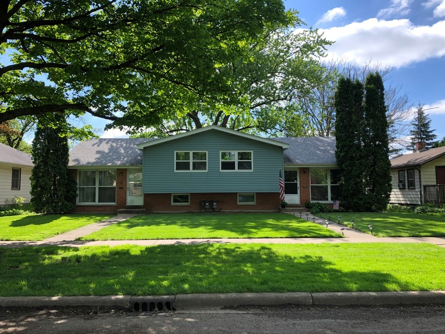 821 N Ellsworth St, Naperville, IL 60563 - photo 1