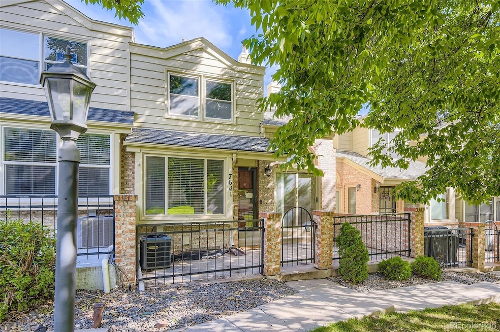 7641 S Cove Cir, Centennial, CO 80122 - photo 1