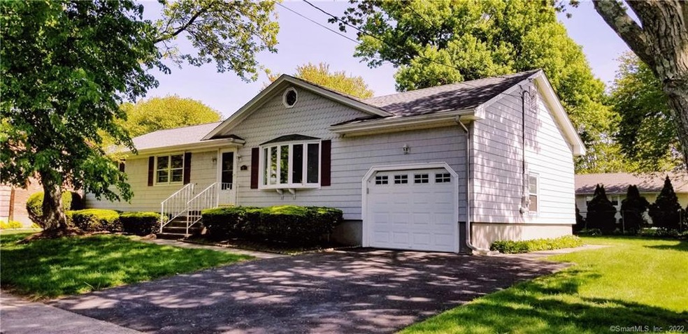 95 Wigwam Ln, Stratford, CT 06614 - photo 1