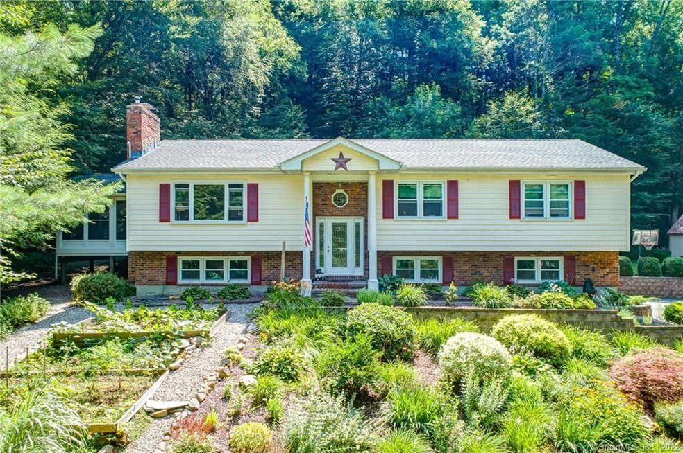 Gorgeous 3 bedroom 2 bath remodeled RR located on 
