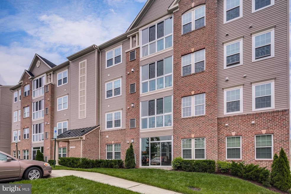 8490 Ice Crystal Dr unit P, Laurel, MD 20723 - photo 1