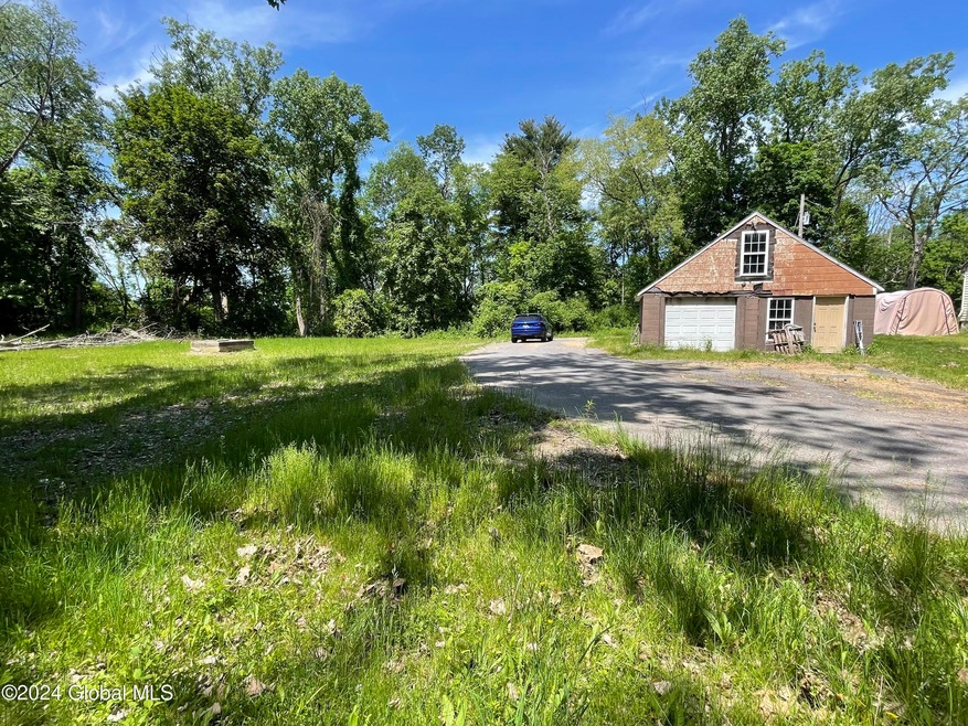 15 Hidden Hollow Rd, Albany, NY 12208 - photo 1