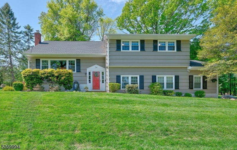 2 Nutting Place, West Caldwell, NJ 07006 - photo 1