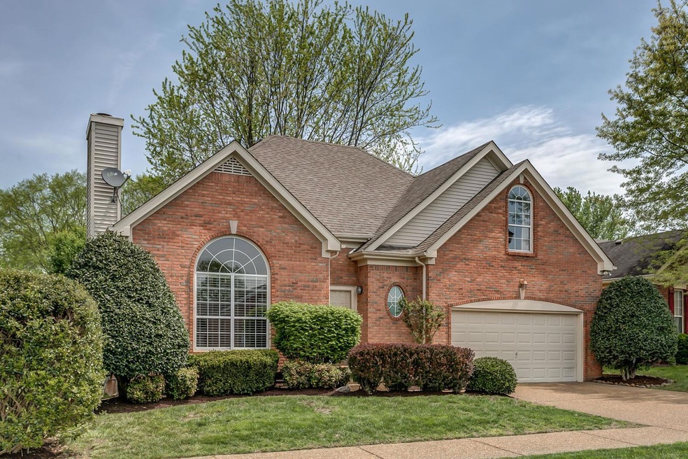 Welcome Home!Wonderful all brick home in highly desirable Fieldstone Farms. Established neighborhood is convenient to Downtown Franklin, Cool Springs, Green Hills.  Popularity of neighborhood is due to location,schools & awesome 