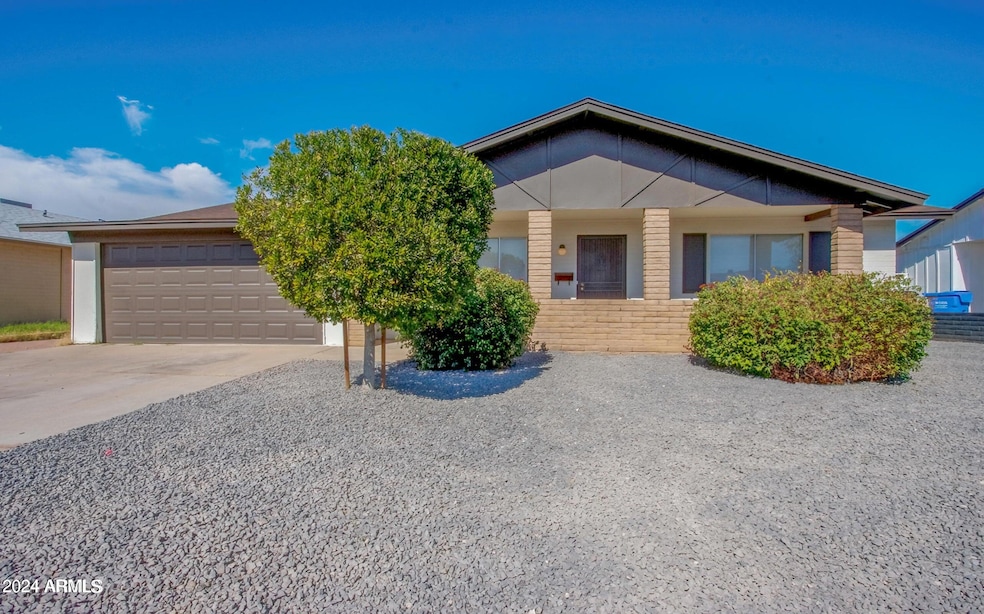 5624 W Cambridge Ave, Phoenix, AZ 85035 - photo 1