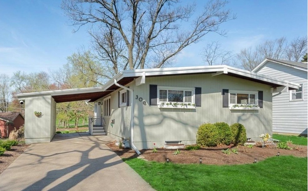 306 S Summit St, Wheaton, IL 60187 - photo 1