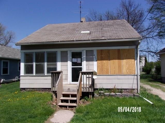 2038 Maple St, Des Moines, IA 50317 - photo 1