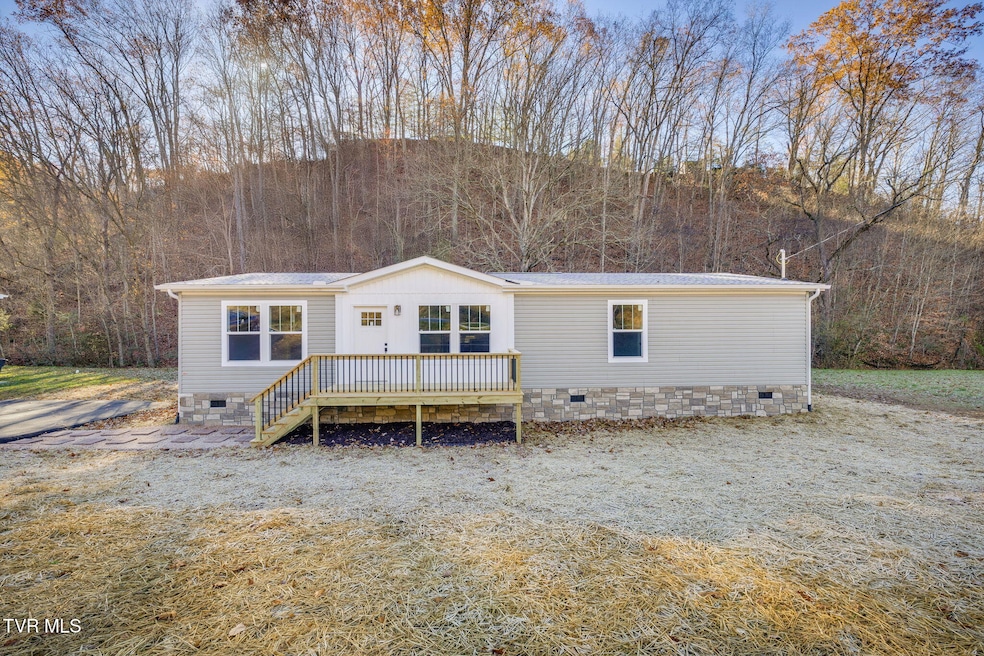 864 Bell Ridge Rd, Kingsport, TN 37660 - photo 1