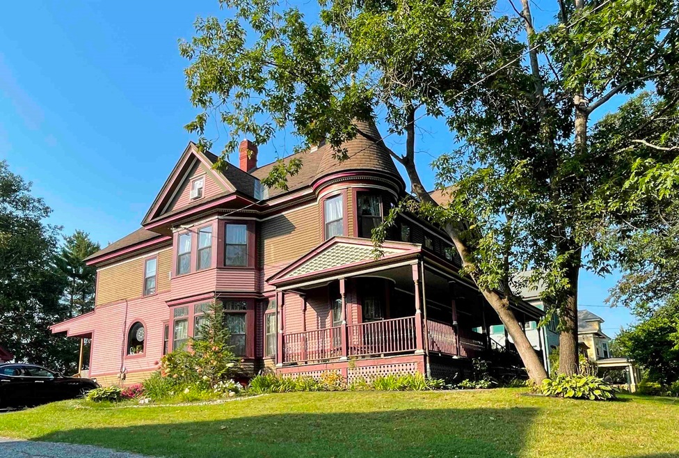 119 Boynton Ave, Saint Johnsbury, VT 05819 - photo 1