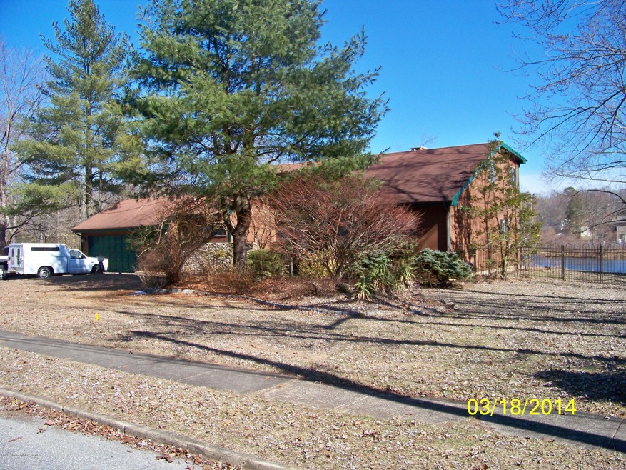 14 Bock Blvd 034