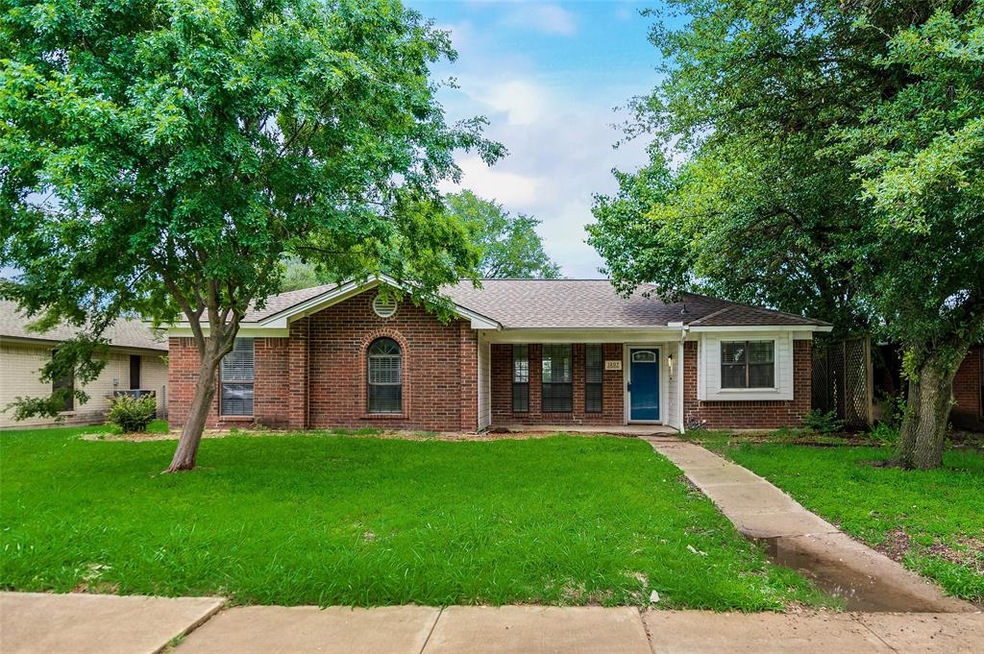 1207 Devonshire Ln, Wylie, TX 75098 - photo 1