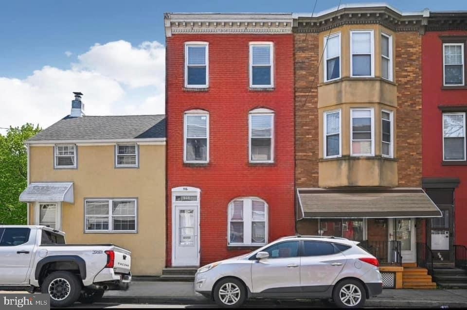 516 Laurel St, Reading, PA 19602 - photo 1