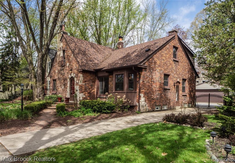 33 Sylvan