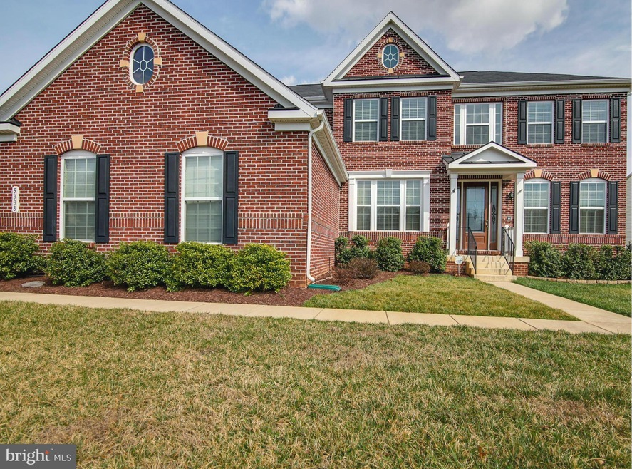 5938 Hunter Crest Rd, Woodbridge, VA 22193 - photo 1