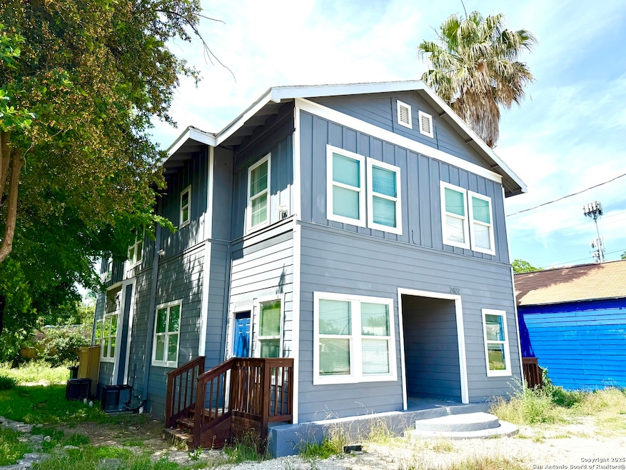 2422 W Commerce St unit 3, San Antonio, TX 78207 - photo 1