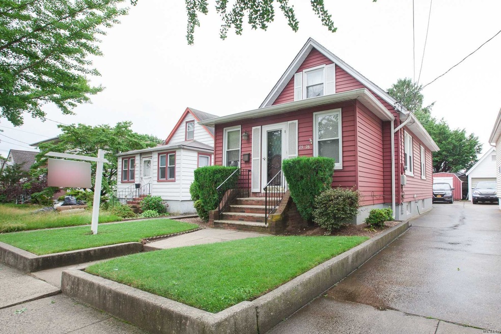 8526 263rd St, Floral Park, NY 11001 - photo 1