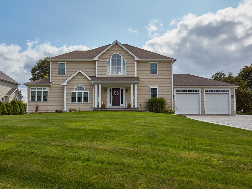 135 Cortland Ct, Swansea, MA 02777 - photo 1