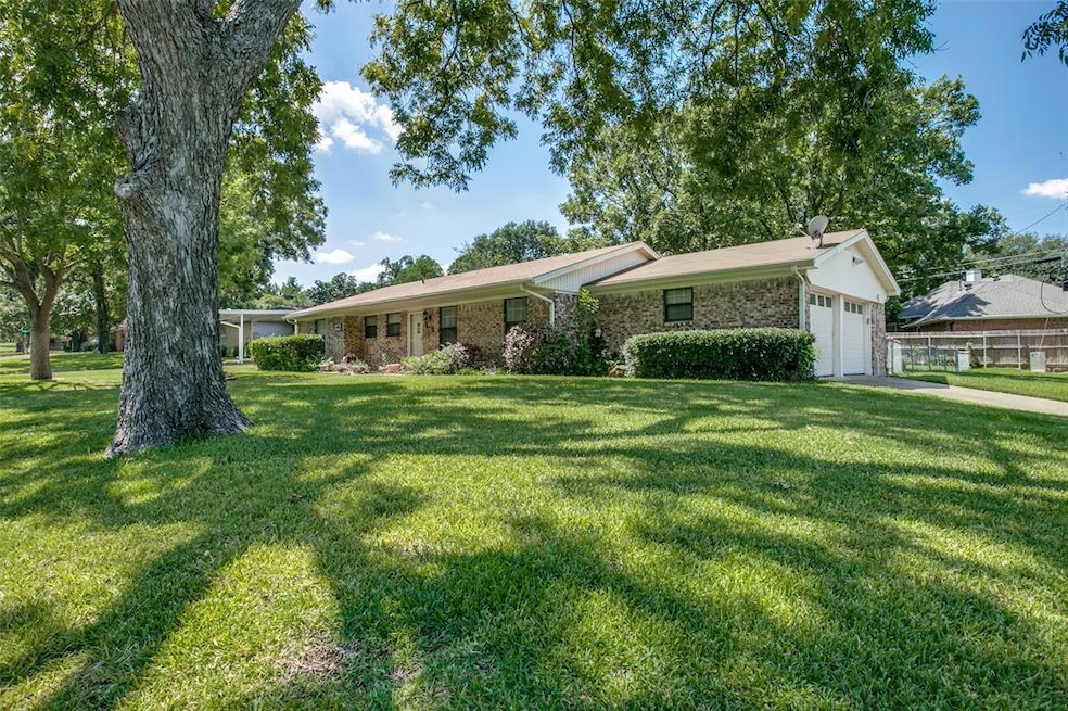 1145 Forest Oaks Ln, Hurst, TX 76053 - photo 1