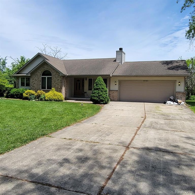 8760 Hazelwood Dr, Newport, MI 48166 - photo 1