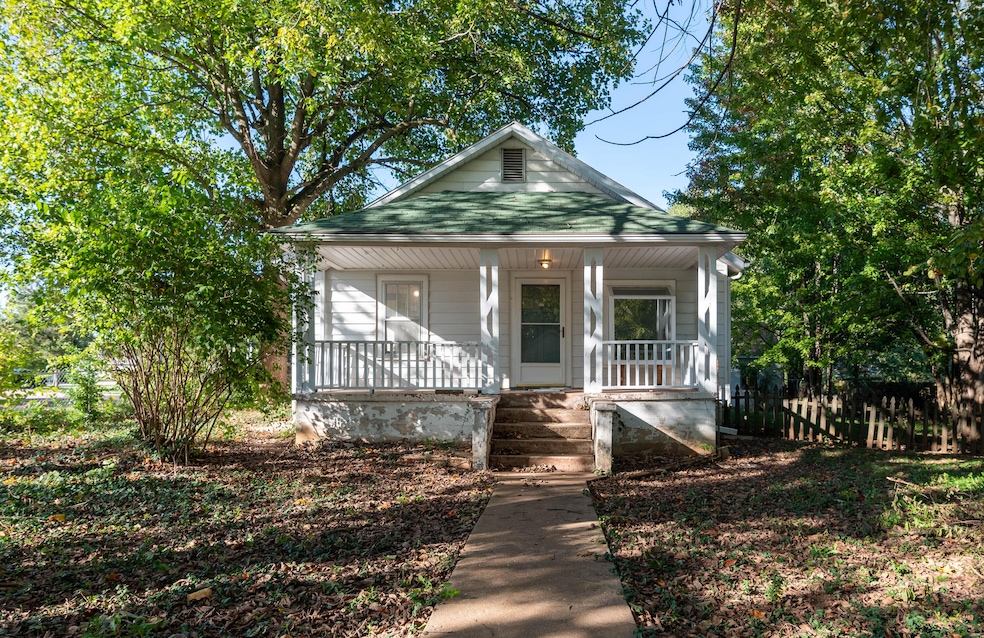 3047 W. Walnut St., Spfd, MO-1