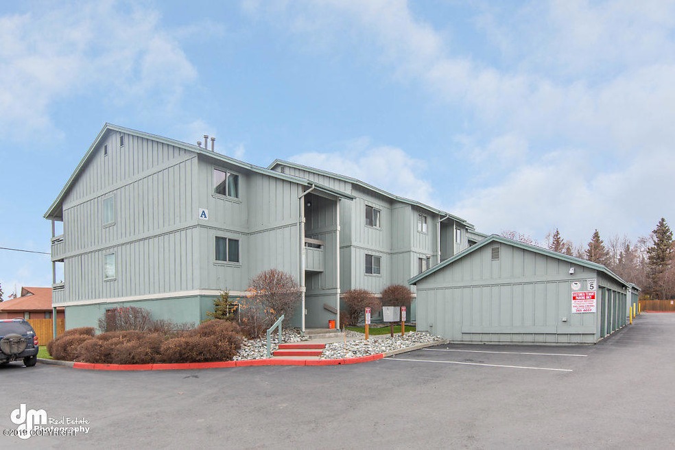 Exterior Front_KI_28-SMALL