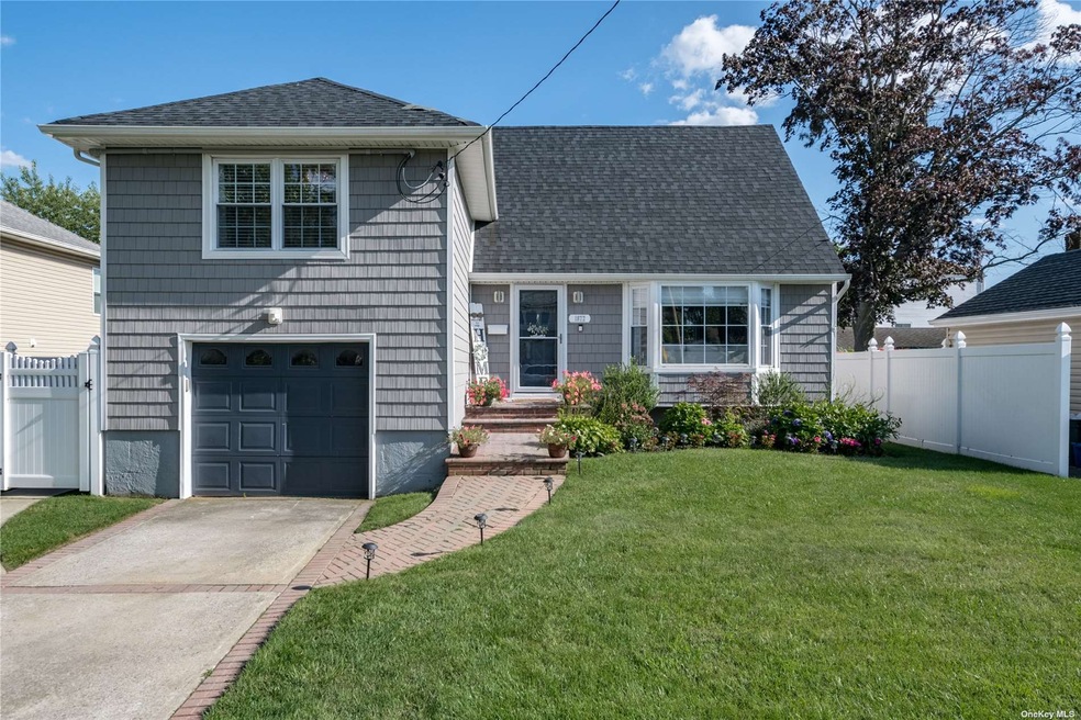 1872 Helen Ct, Merrick, NY 11566 - photo 1