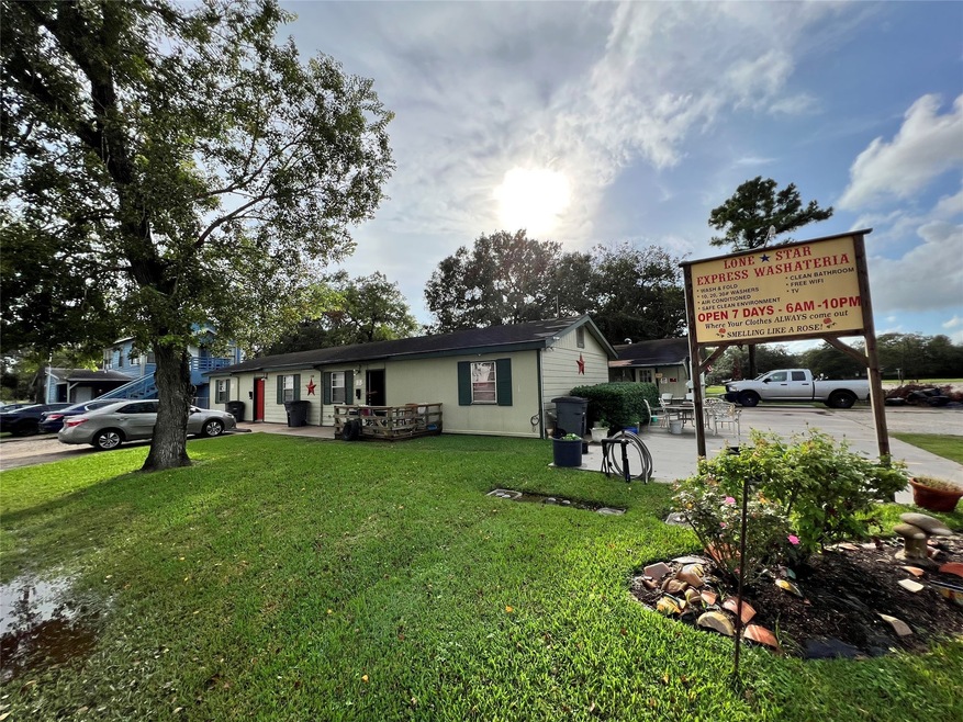 2200 Peach Ave, Bay City, TX 77414 - photo 1