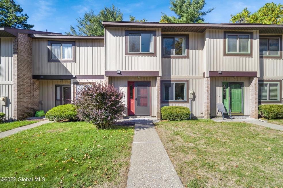 001-5-briarwood-terrace-albany-ny-usa-03
