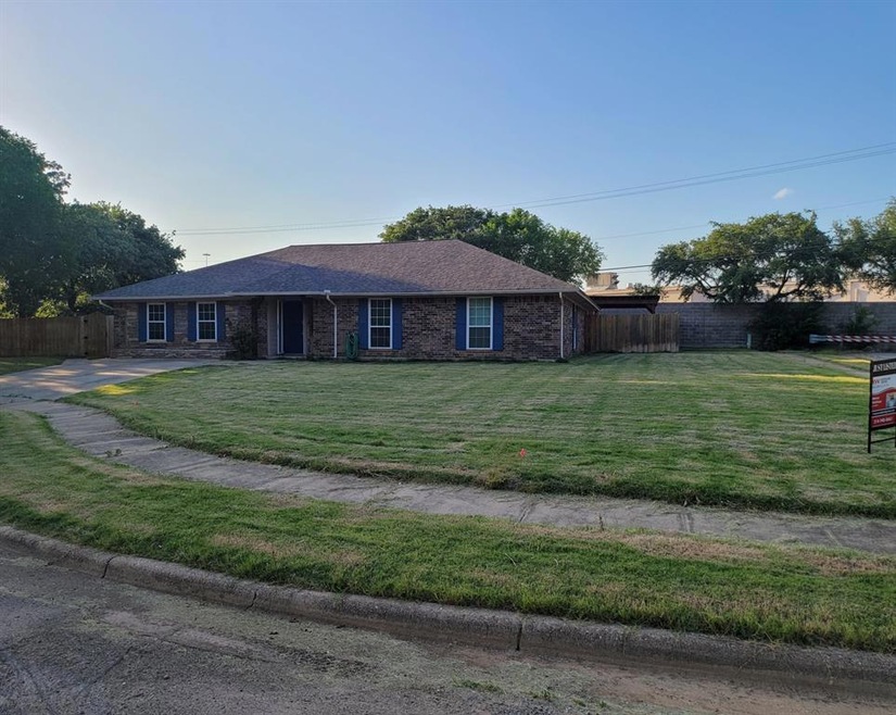 1205 Storm Ct W, Bedford, TX 76022 - photo 1