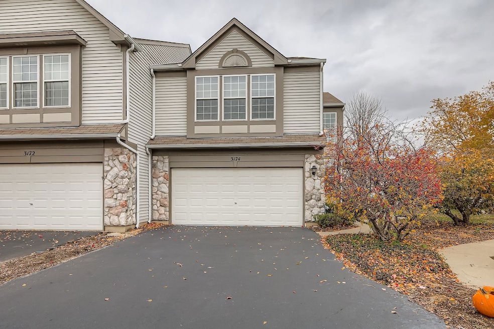 3174 Bromley Ln unit 674E, Aurora, IL 60502 - photo 1