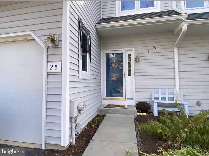 25 W Jonathan Ct, Kennett Square, PA 19348 - photo 1