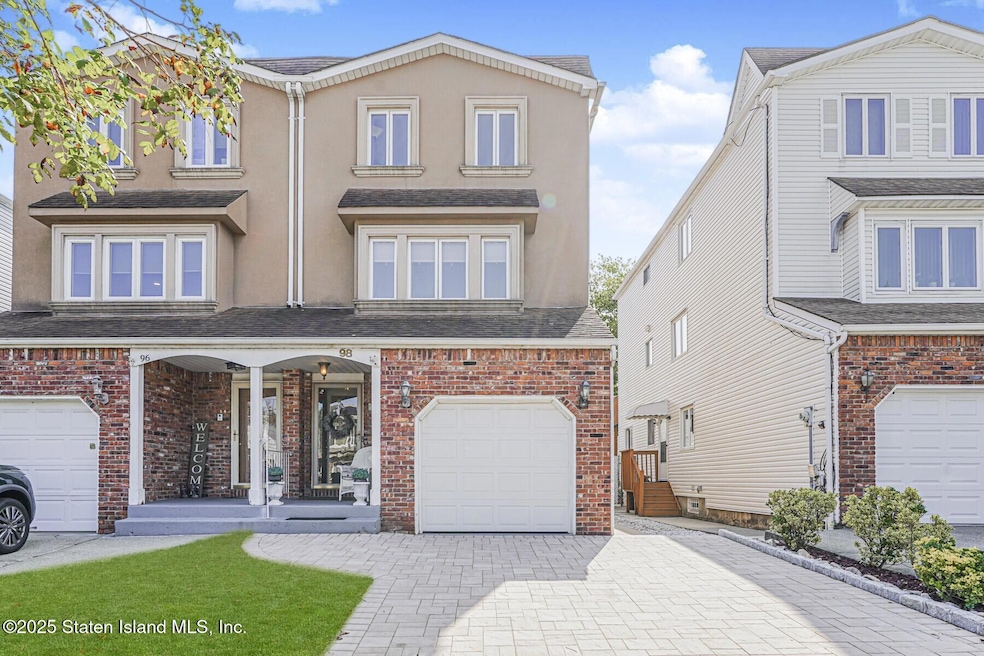 98 Cotter Ave, Staten Island, NY 10306 - photo 1