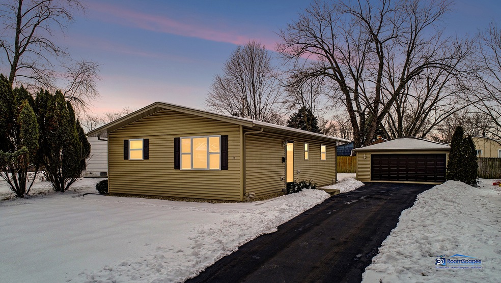 17 Austin Ave, Carpentersville, IL 60110 - photo 1