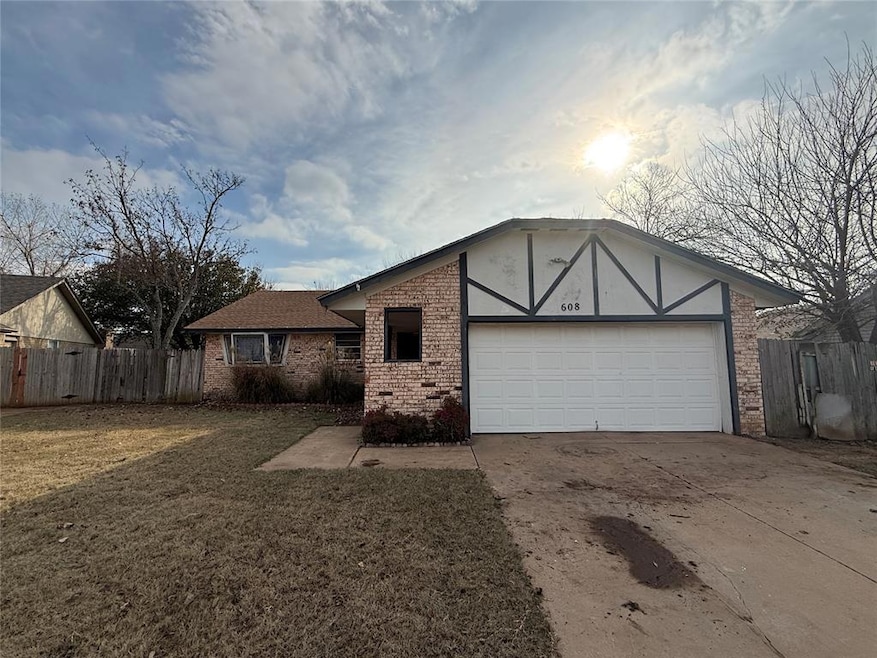 608 SW 23rd St, Moore, OK 73160 - photo 1