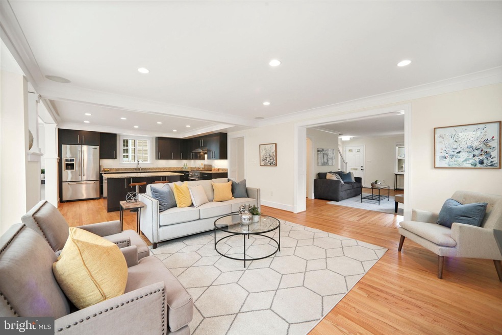 4328 Kentbury Dr, Bethesda, MD 20814 - photo 1