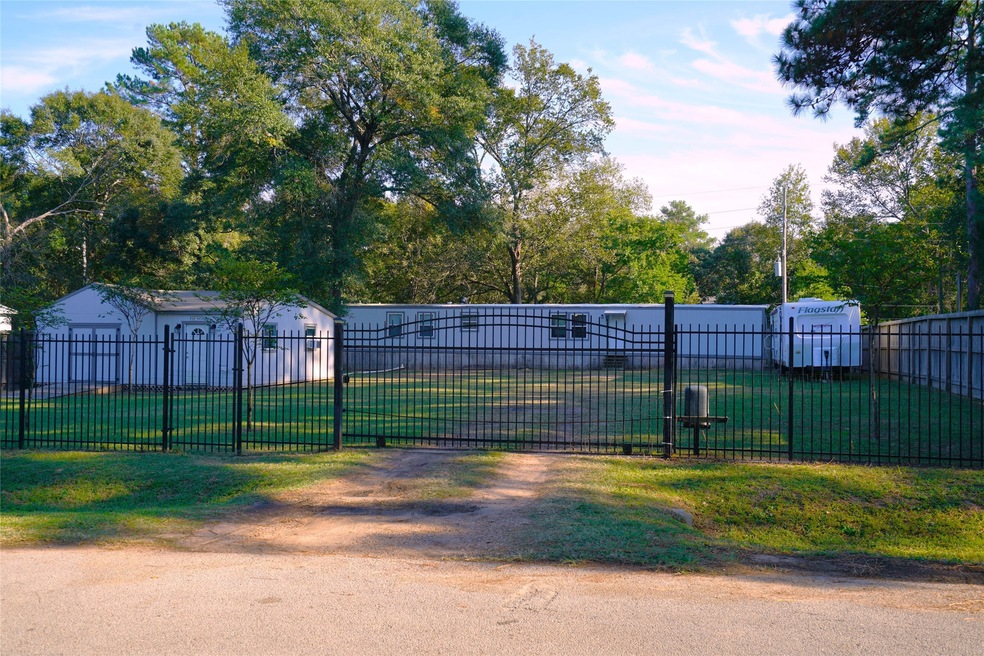 607 Oak Hill Ln, Pinehurst, TX 77362 - photo 1