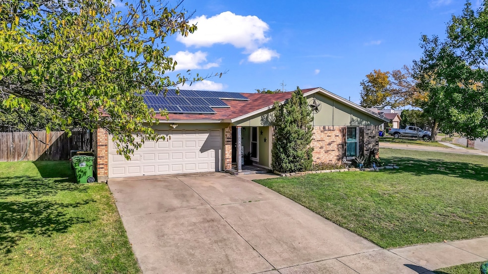 6144 Skylark Ln, Watauga, TX 76148 - photo 1