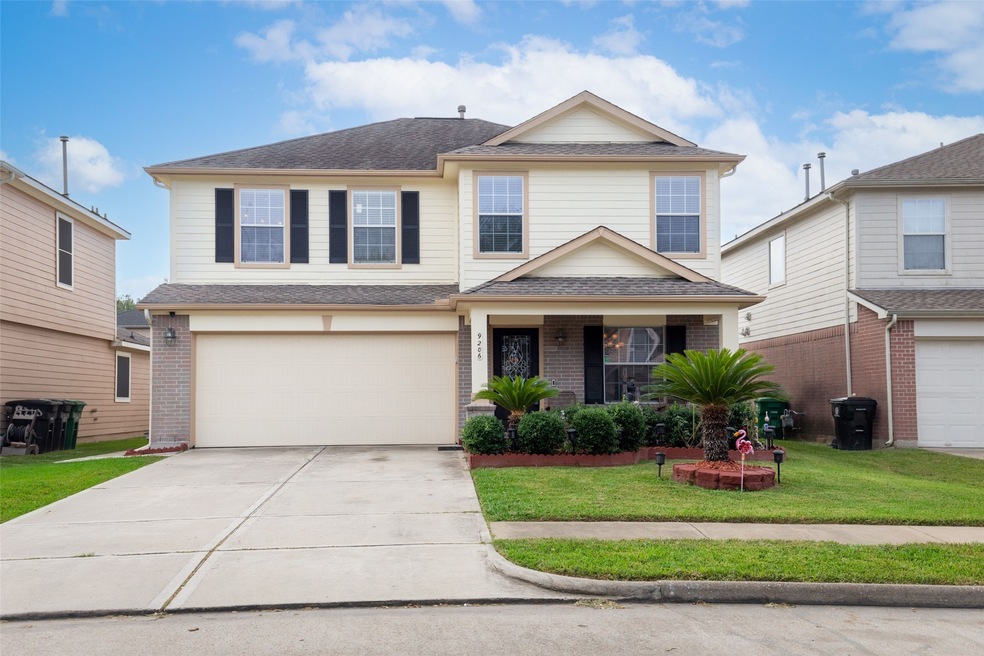 9206 Garfield Park Ln, Houston, TX 77075 - photo 1