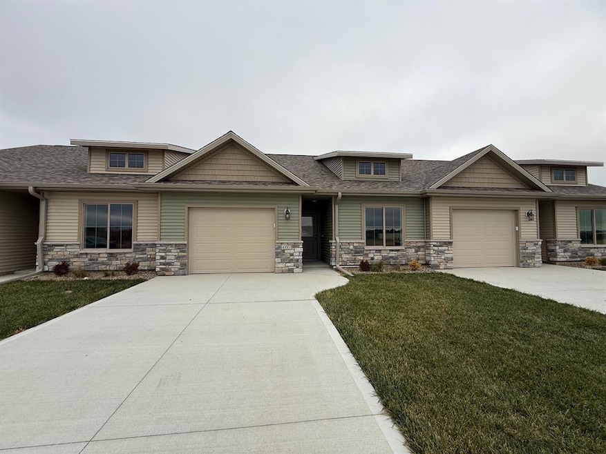 407 W Madison St, Winterset, IA 50273 - photo 1