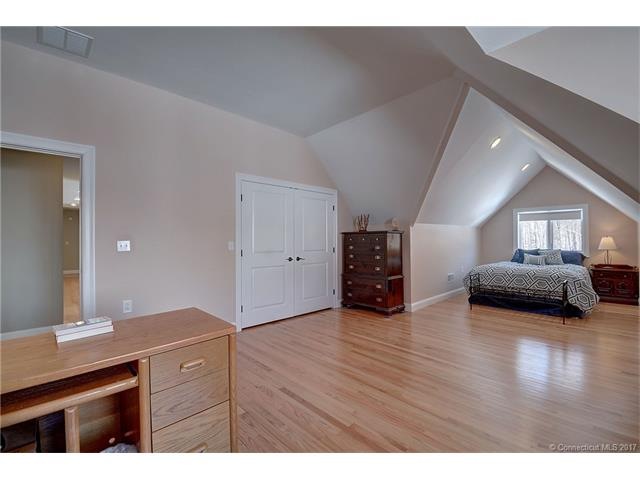 35 Skyline Dr, East Hampton, CT 06424 - photo 1