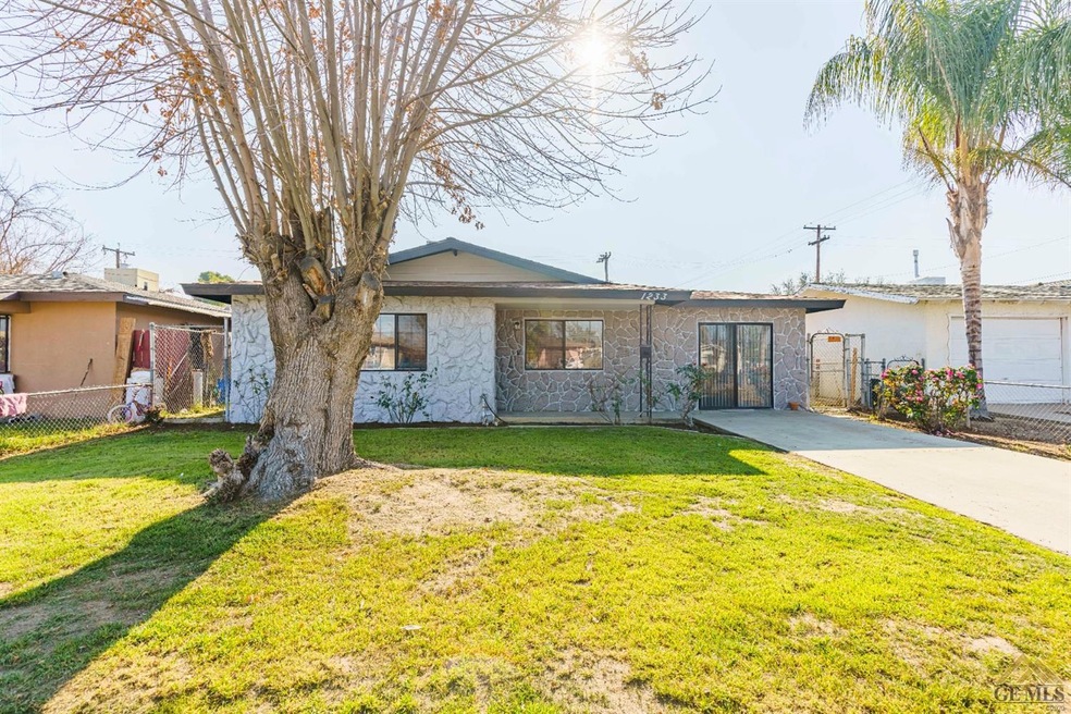 1233 13th St, Wasco, CA 93280 - photo 1