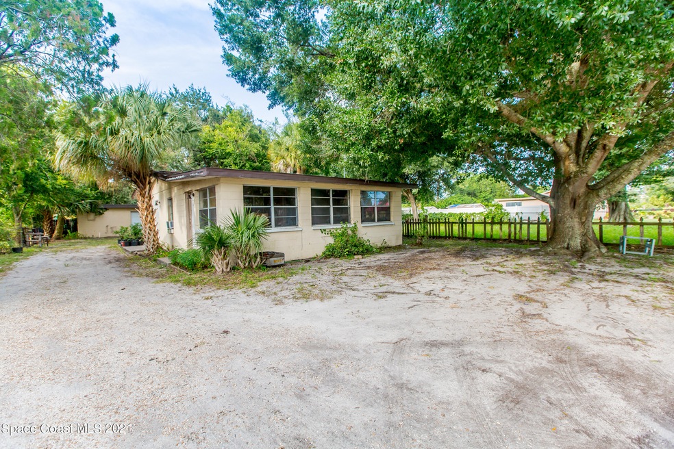1048 Peachtree St, Cocoa, FL 32922 - photo 1