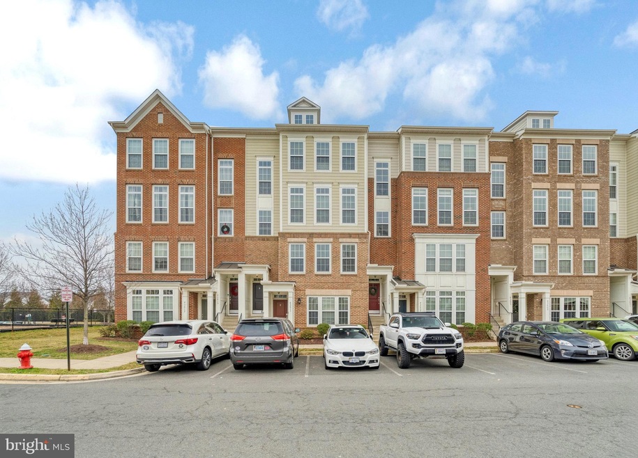 43611 Helmsdale Terrace, Chantilly, VA 20152 - photo 1