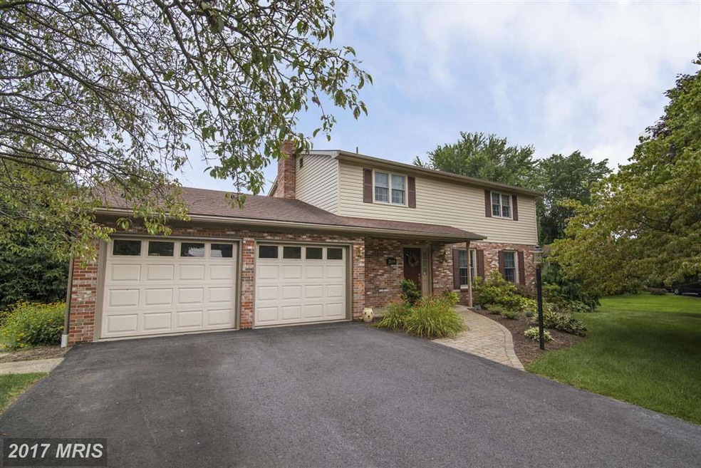 2009 Maplewood Dr, Hagerstown, MD 21740 - photo 1