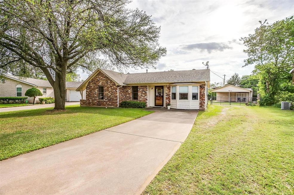 1422 Southern Blvd, Cleburne, TX 76033 - photo 1